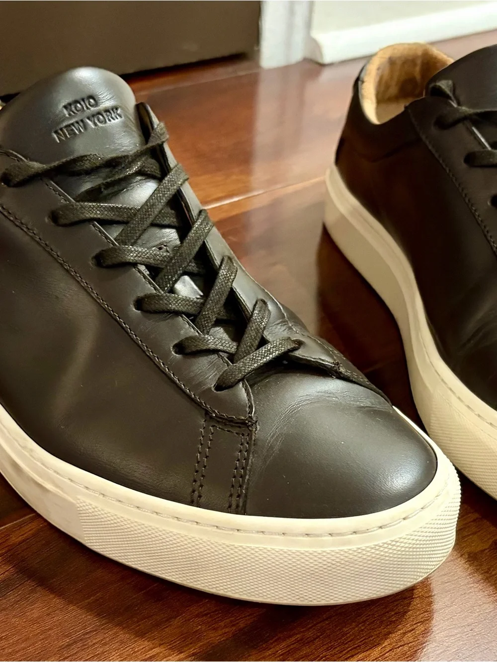 Men’s Brown Leather Low-Top Sneakers